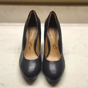 Clarks Classic Black Women's Pumps 9M